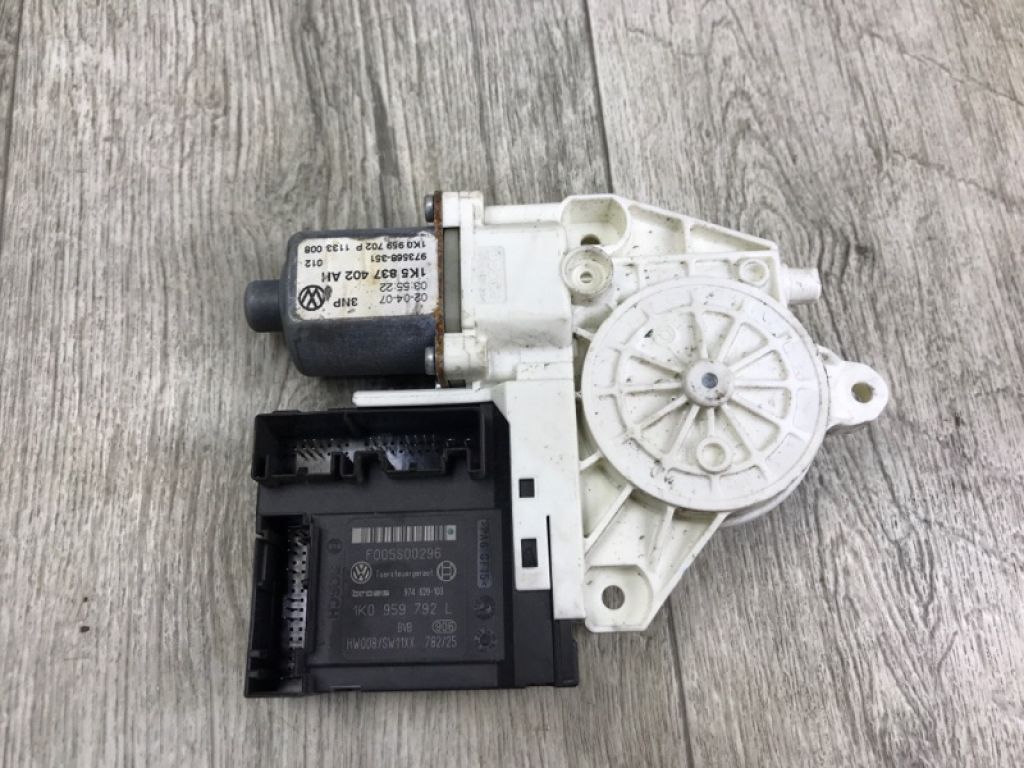 1K0959702Q | Моторчик склопідйомника передн. прав. VOLKSWAGEN JETTA 05-10 - Фото 2