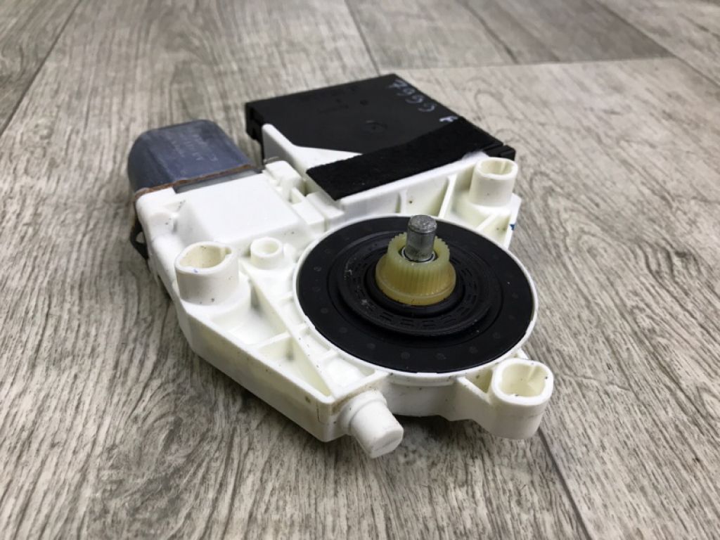 1K0959702Q | Моторчик склопідйомника передн. прав. VOLKSWAGEN JETTA 05-10 - Фото 3