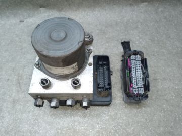 Блок антиблокувальної системи JEEP CHEROKEE 14-