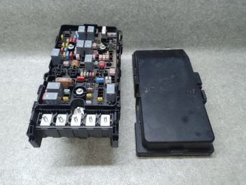 Блок запобіжників моторний відсік JEEP CHEROKEE 14-