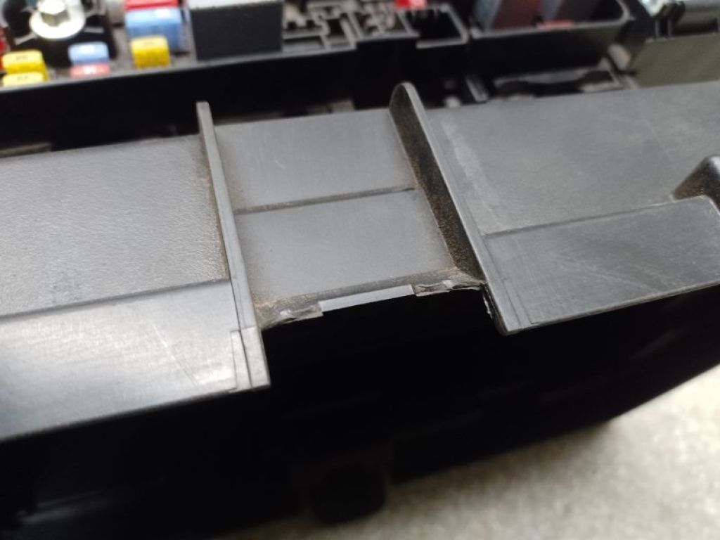 68192999AF | Блок запобіжників моторний відсік JEEP CHEROKEE 14- - Фото 5