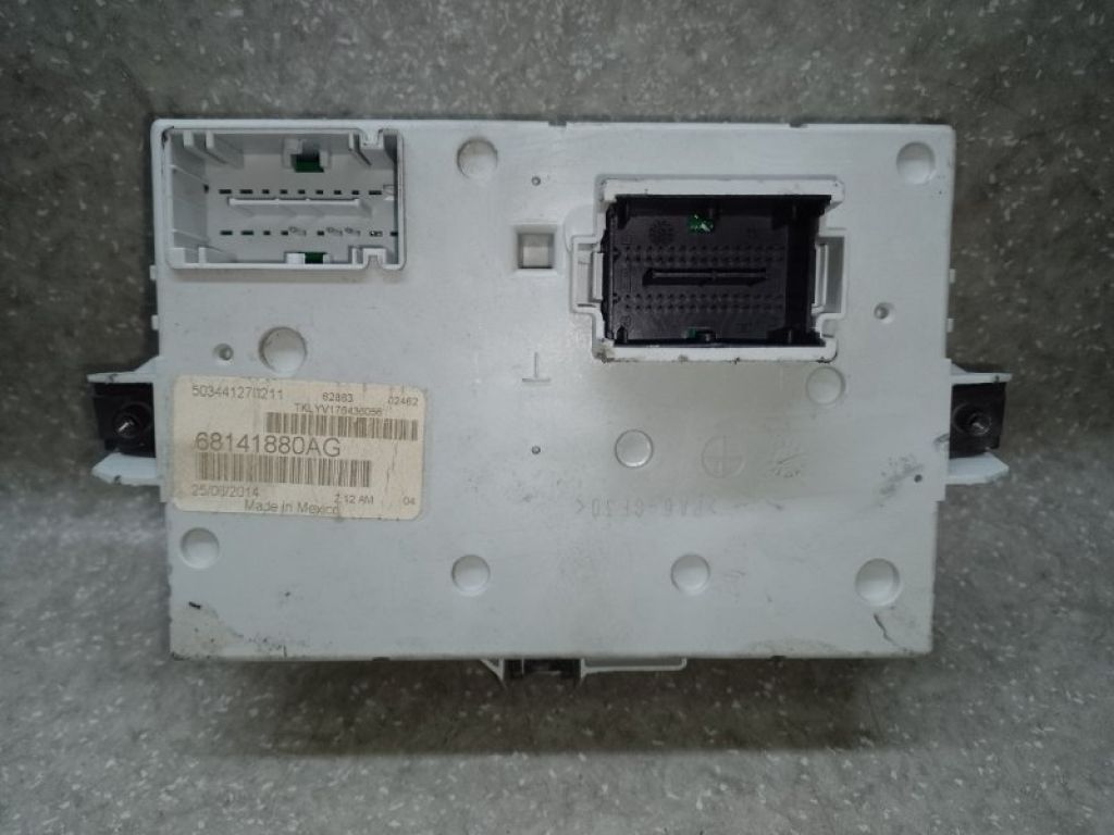 68141880AD | Блок запобіжників салон JEEP CHEROKEE 14- - Фото 2