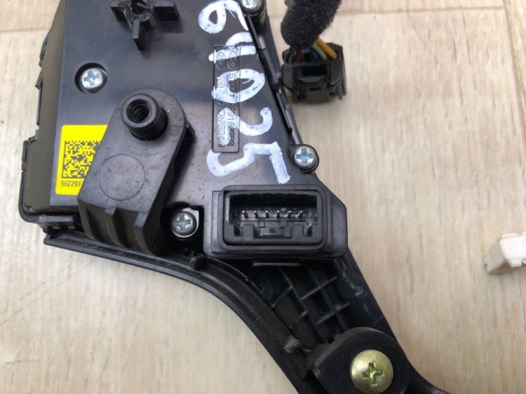 96700-F2030 | Кнопки руля HYUNDAI ELANTRA AD 16- - Фото 8