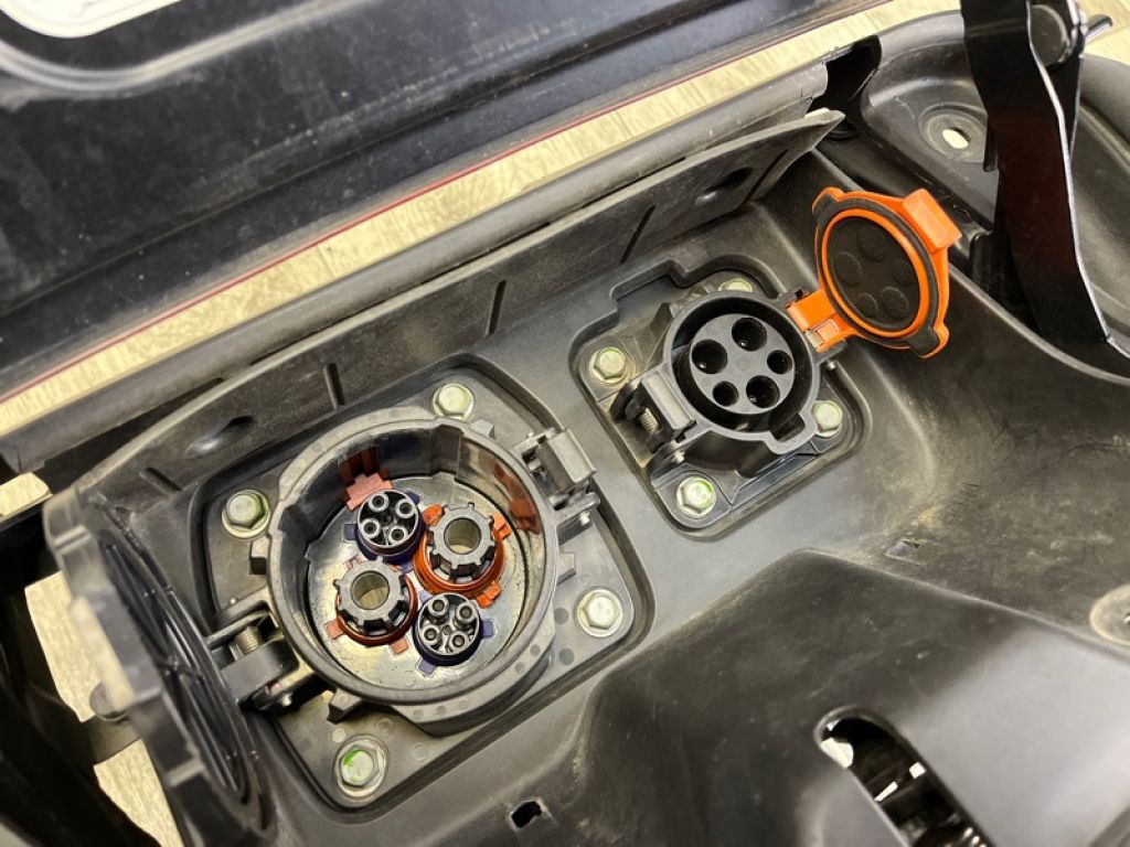 296B1-3NA1A | Зарядное гнездо (розетка) NISSAN LEAF 10-17 - Фото 2