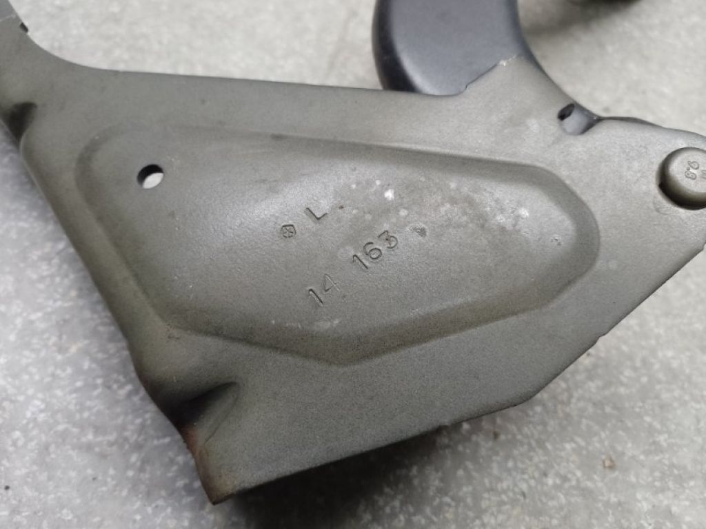 68103057AA | Петля капота лев. JEEP CHEROKEE 14- - Фото 4