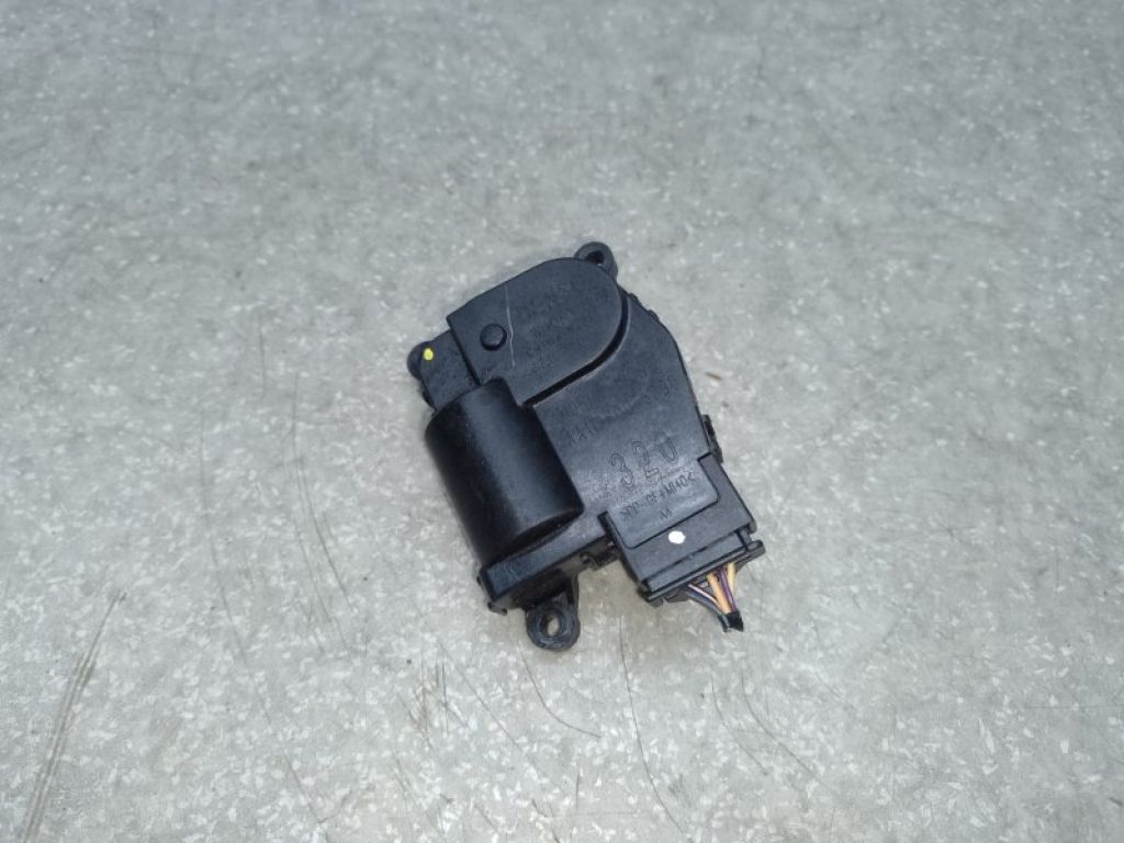 68223051AA | Моторчик заслінки пічки JEEP CHEROKEE 14- - Фото 2