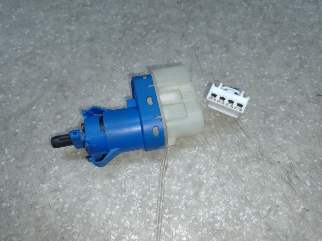 56038958AA | Датчик положения педали тормоза JEEP CHEROKEE 14-