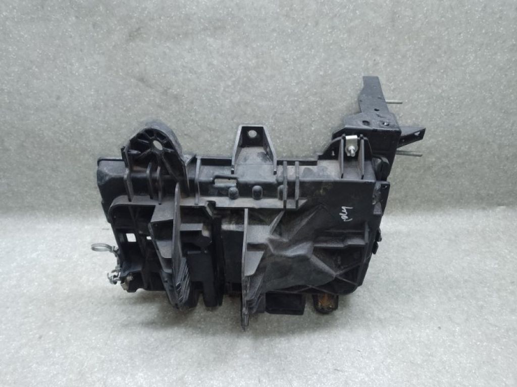 68186053AA | Полка аккумулятора JEEP CHEROKEE 14- - Фото 2