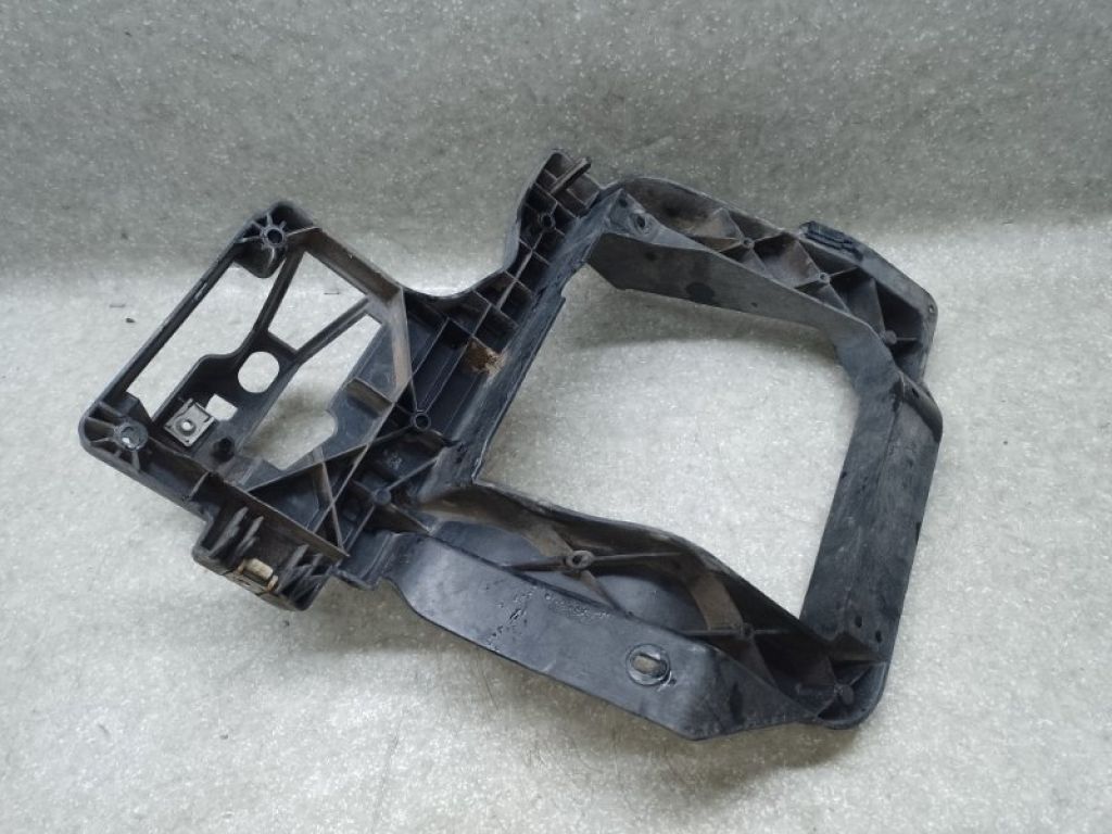 68227483AA | Кронштейн крепления фары лев. JEEP CHEROKEE 14- - Фото 2