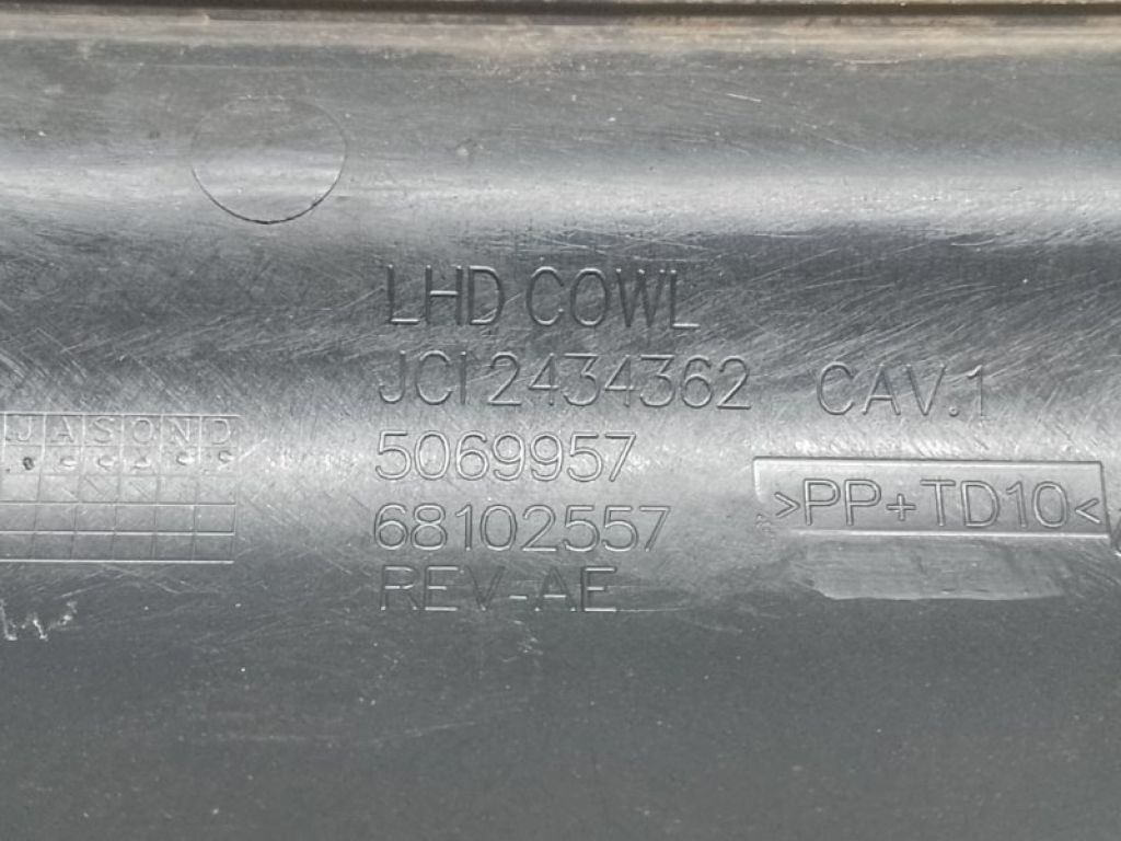 68223595AA | Пластик під лобове скло / Жабо JEEP CHEROKEE 14- - Фото 3