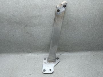 Кронштейн підсилювача переднього бампера прав. JEEP CHEROKEE 14-