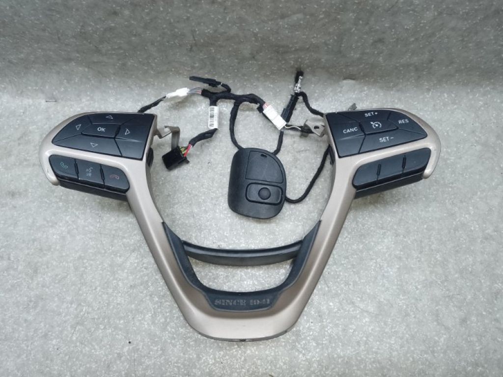68146891AC | Кнопки руля JEEP CHEROKEE 14-
