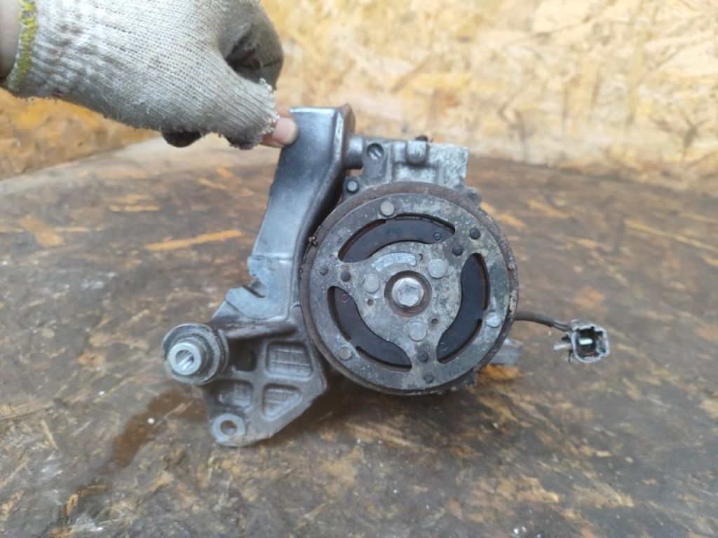 73111AG010 | Компресор кондиціонера SUBARU TRIBECA B9 05-07 - Фото 2