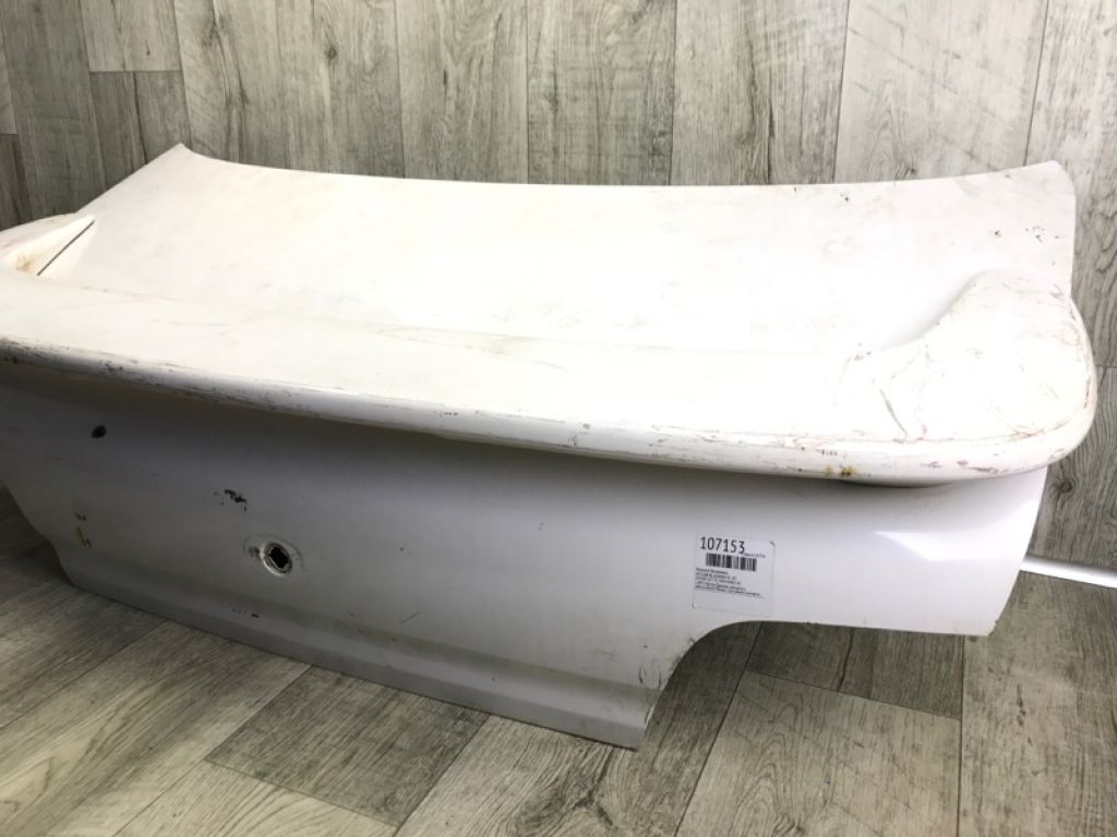 84300-1E735 | Крышка багажника NISSAN BLUEBIRD 91-97 - Фото 3