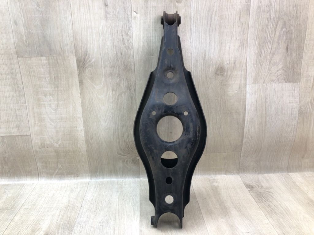 4873042050 | Важіль задньої підвіски нижній поперечний прав. TOYOTA RAV4 05-12