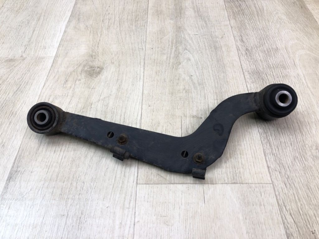 4877042040 | Важіль задньої підвіски поперечний верхній прав. TOYOTA RAV4 05-12