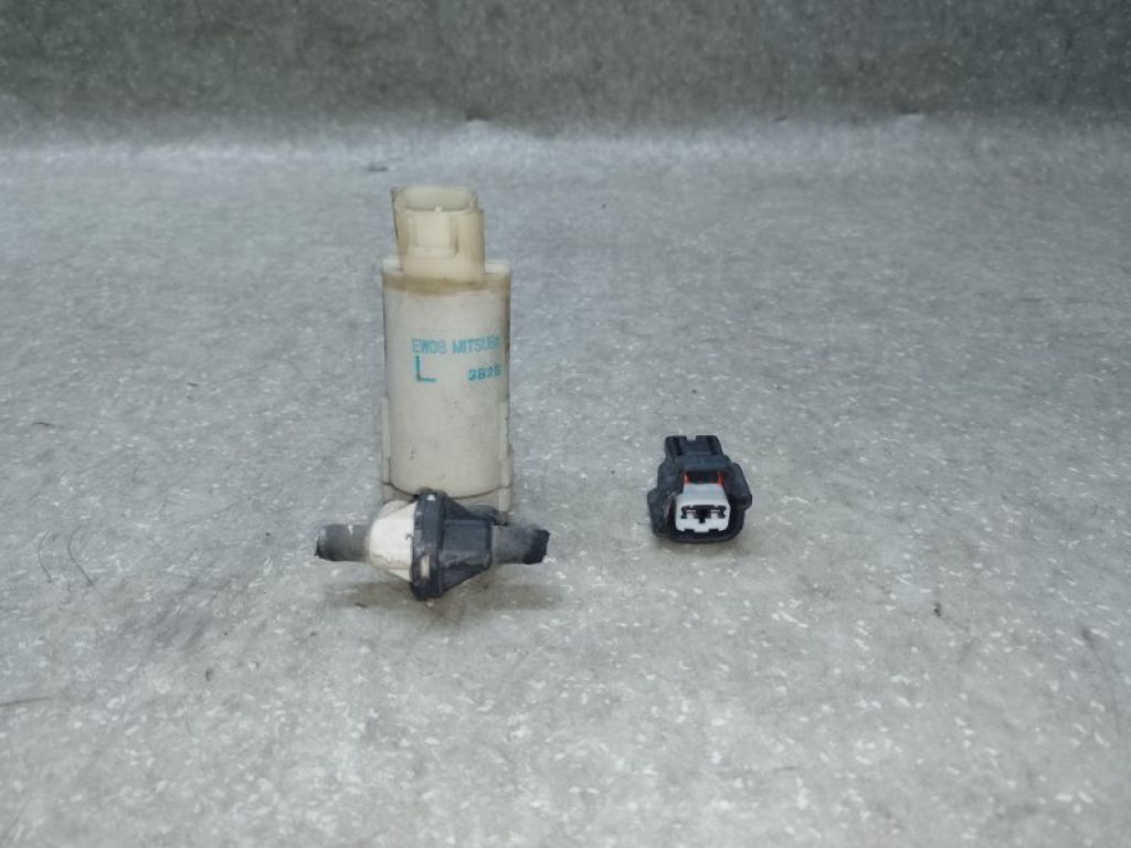 8260A217 | Насос омывателя стекла MITSUBISHI ASX / OUTLANDER SPORT 10-21 - Фото 2