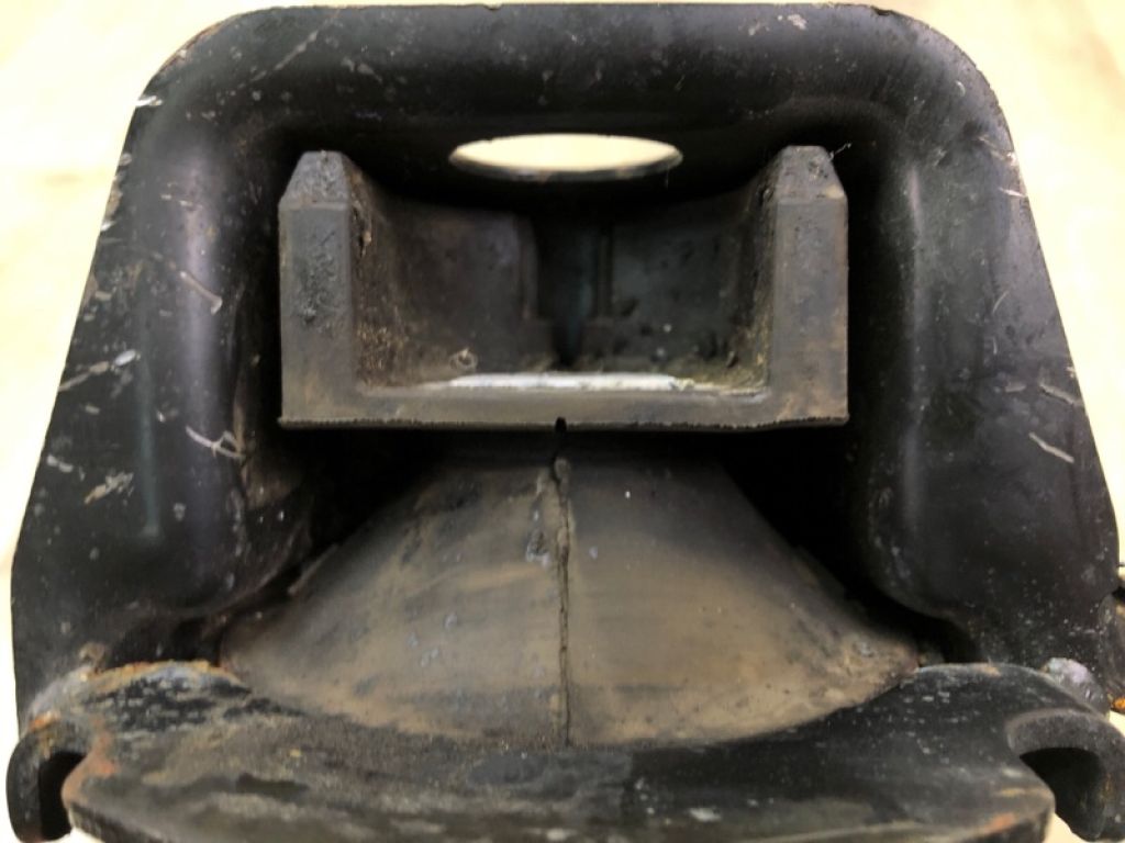 12371-F0011 | Подушка двигуна TOYOTA CAMRY 70 17- - Фото 5