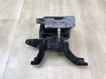 Подушка двигуна LEXUS CT200 11-17