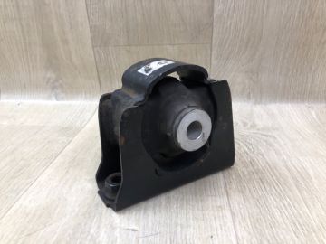 Подушка двигуна передн. TOYOTA RAV4 05-12