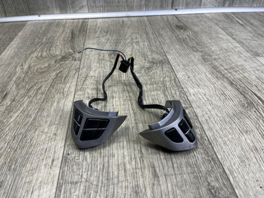 37460-64J50-ZCP | Кнопки руля SUZUKI GRAND VITARA 05-15