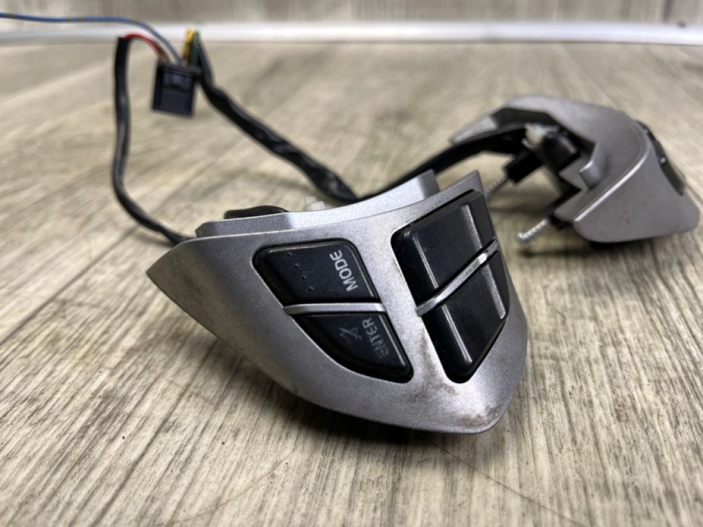 37460-64J50-ZCP | Кнопки руля SUZUKI GRAND VITARA 05-15 - Фото 3