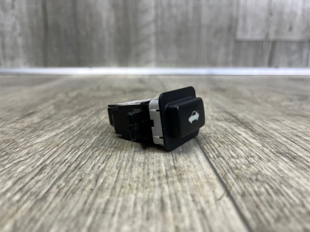 35800-TL0-003 | Кнопка відкриття багажника внутрішня HONDA ACCORD CU8 / TSX 08-14