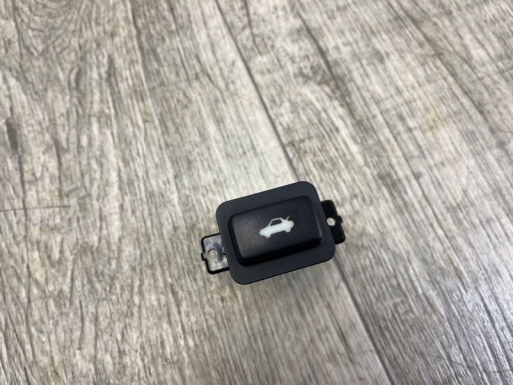 35800-TL0-003 | Кнопка відкриття багажника внутрішня HONDA ACCORD CU8 / TSX 08-14 - Фото 2