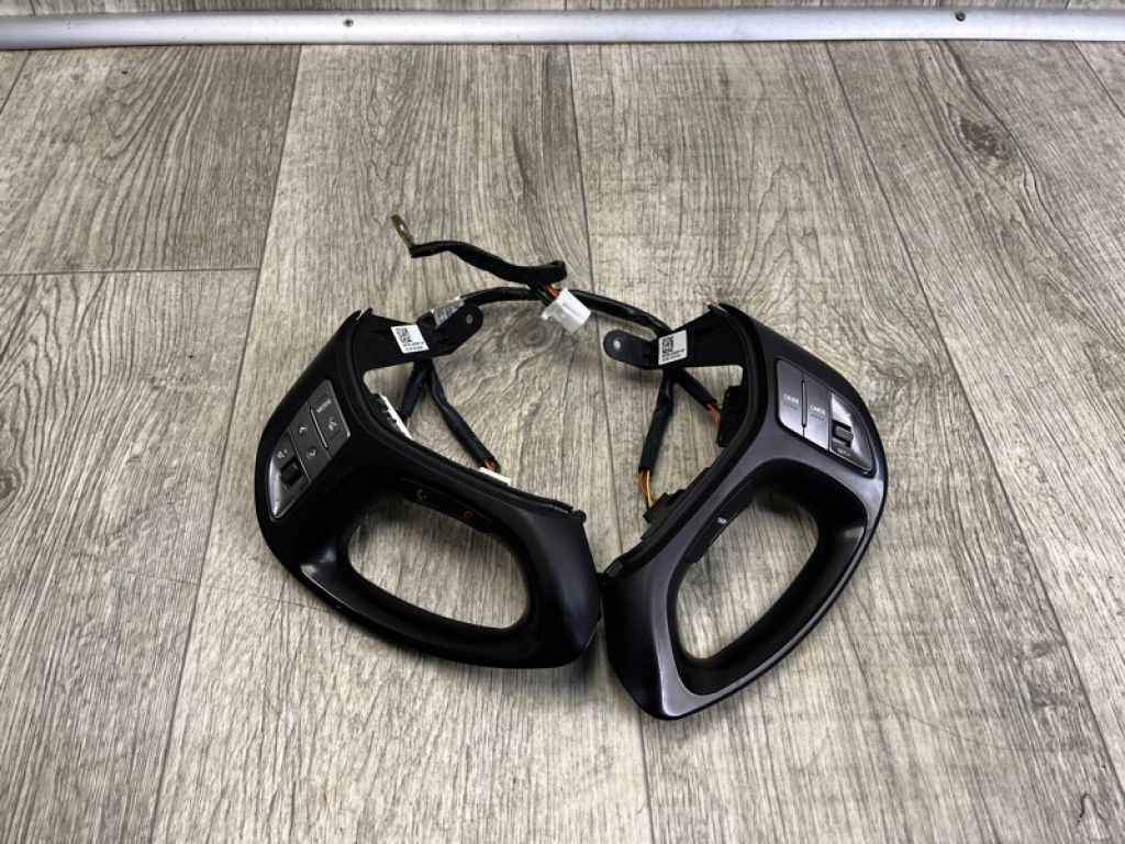 96700-2S305RJ5 | Кнопки на руль HYUNDAI TUCSON LM 09-15