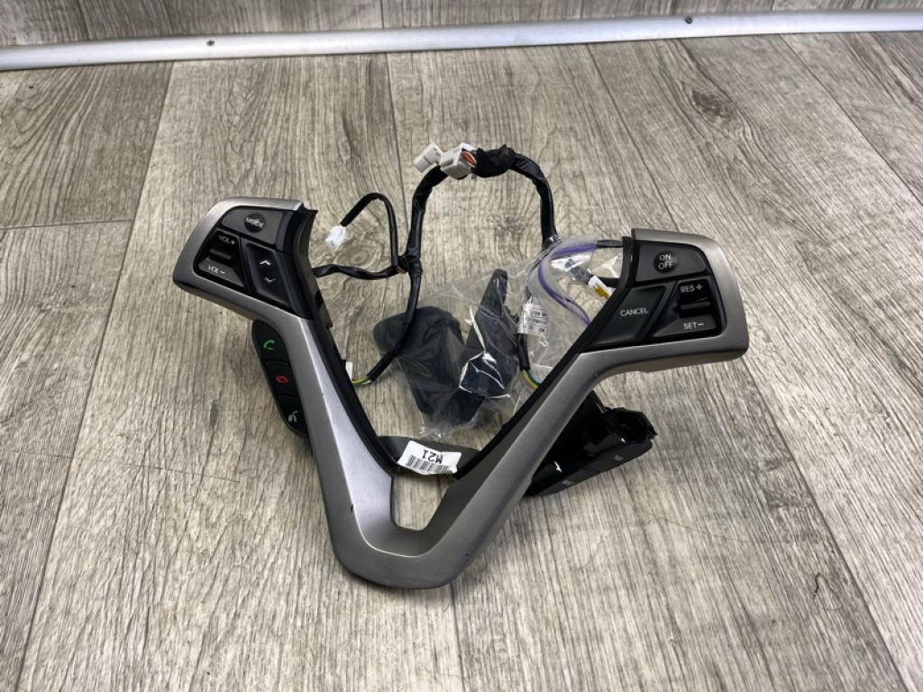 967102V500RDR | Кнопки руля HYUNDAI VELOSTER 11-18