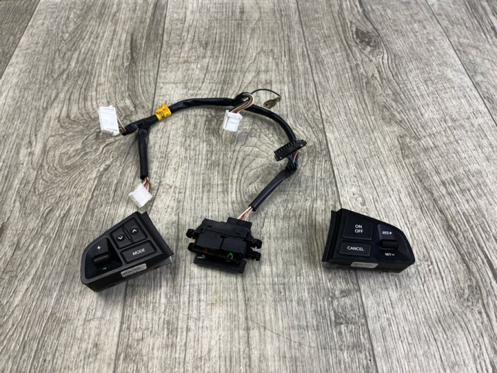 96700-1R050-RDR | Кнопки руля HYUNDAI ACCENT RB 10-