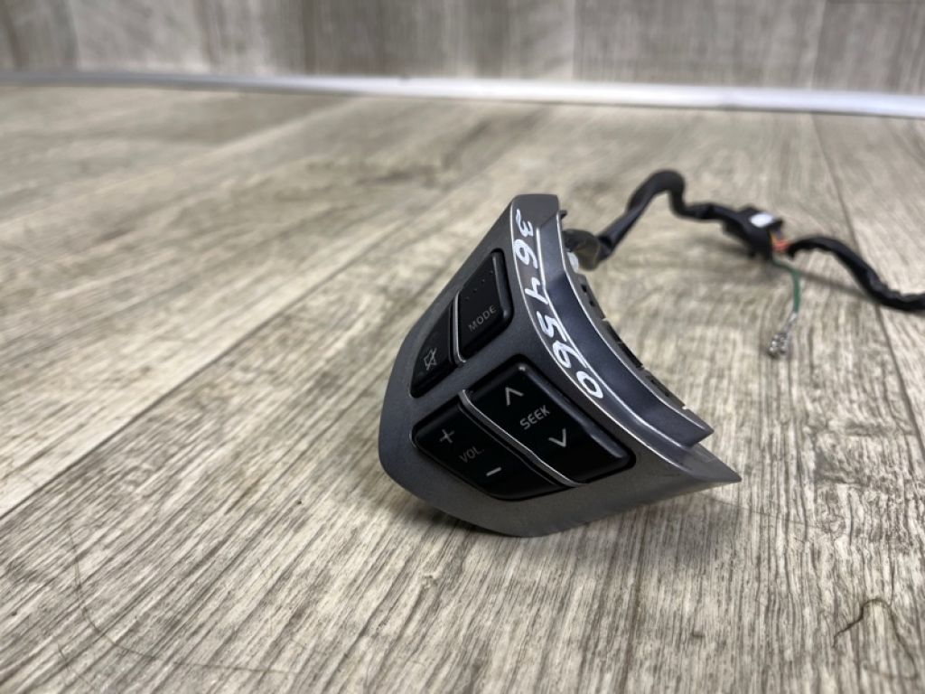 37460-77K30-ZCP | Кнопки на руль SUZUKI GRAND VITARA 05-15 - Фото 3