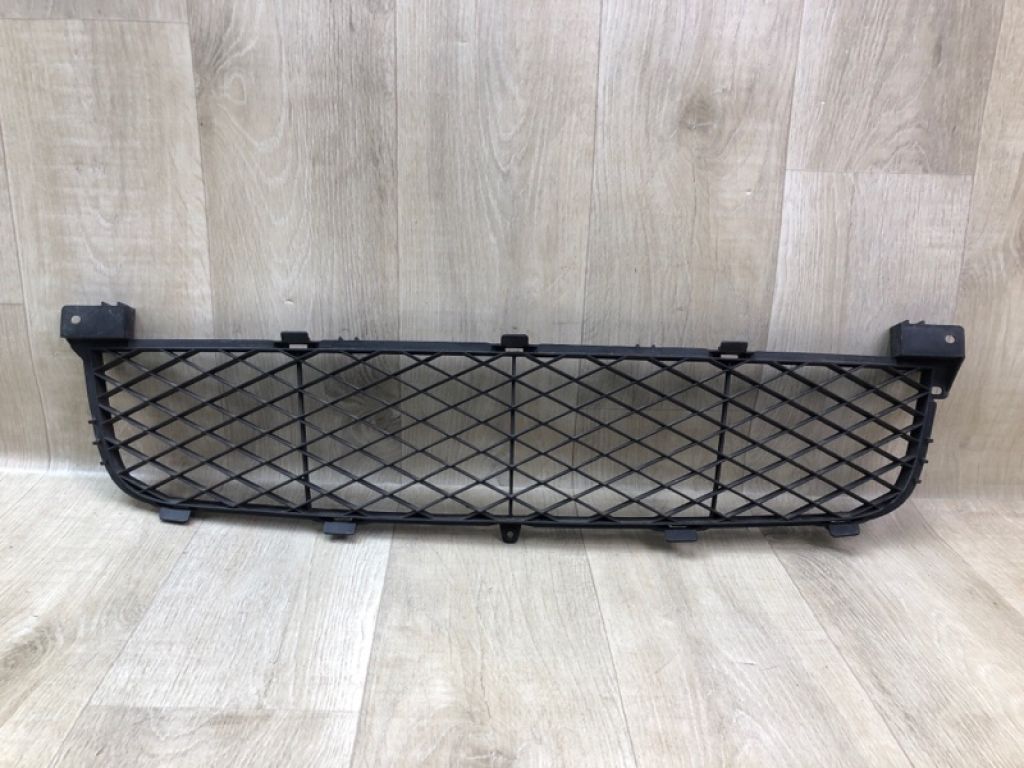 71721-65J00 | Решітка переднього бампера SUZUKI GRAND VITARA 05-15