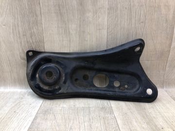 Кріплення балки підвіски передн. лів. TOYOTA CAMRY 30 02-06