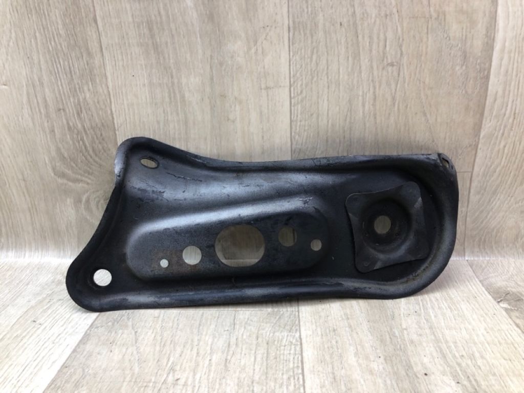 51036-33011 | Кріплення балки підвіски передн. лів. TOYOTA CAMRY 30 02-06 - Фото 3