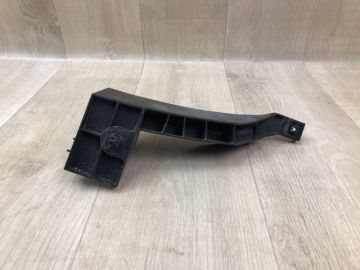 Кронштейн заднього бампера прав. SUZUKI GRAND VITARA 05-15