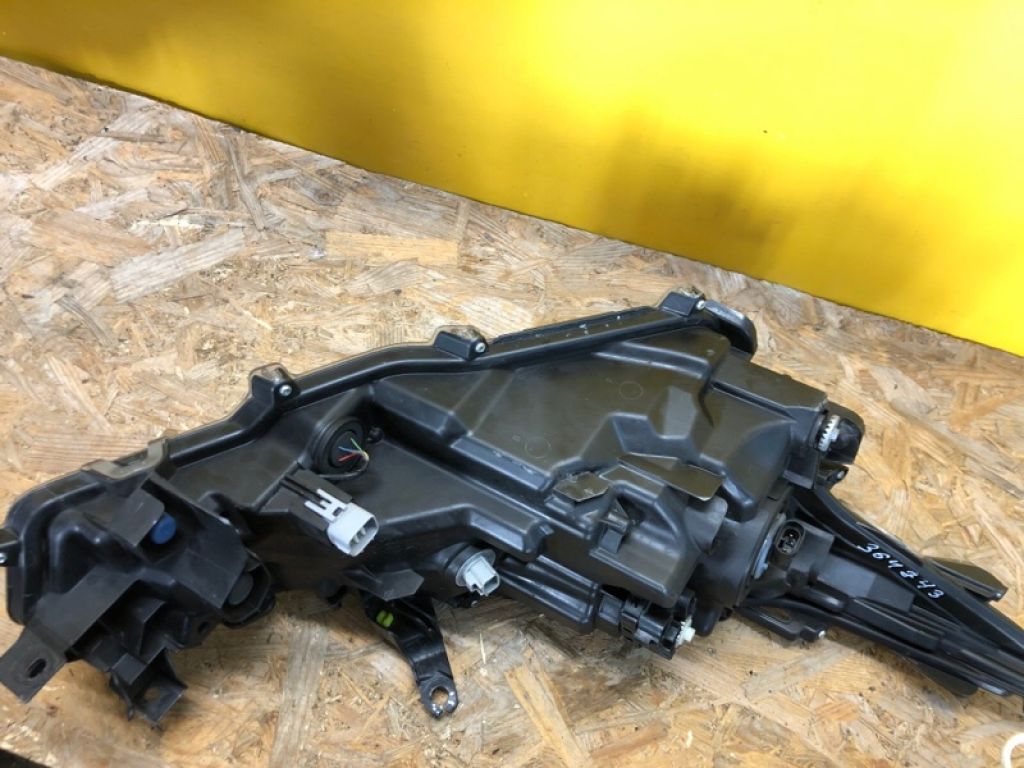 81170-02T31 | Фара лів. TOYOTA COROLLA E21 19- - Фото 5