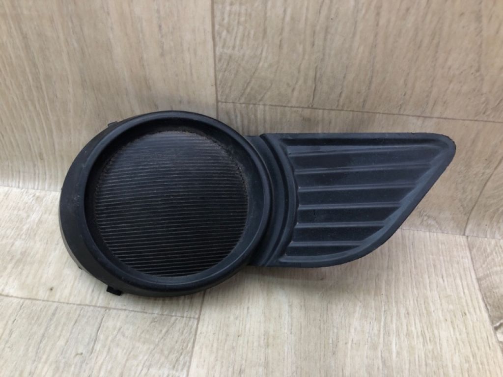 5212708020 | Заглушка протитуманних фар передн. прав. TOYOTA SIENNA 11-16