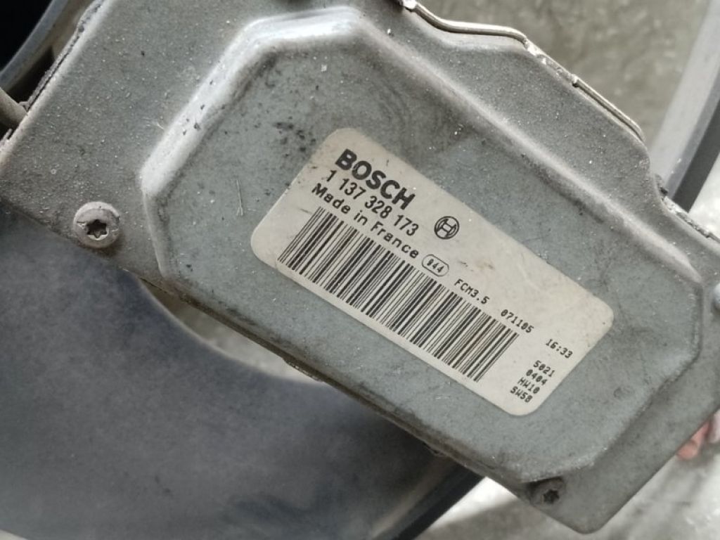 7L0959455D | Диффузор вентилятора основного радиатора прав. AUDI Q7 05-15 - Фото 4