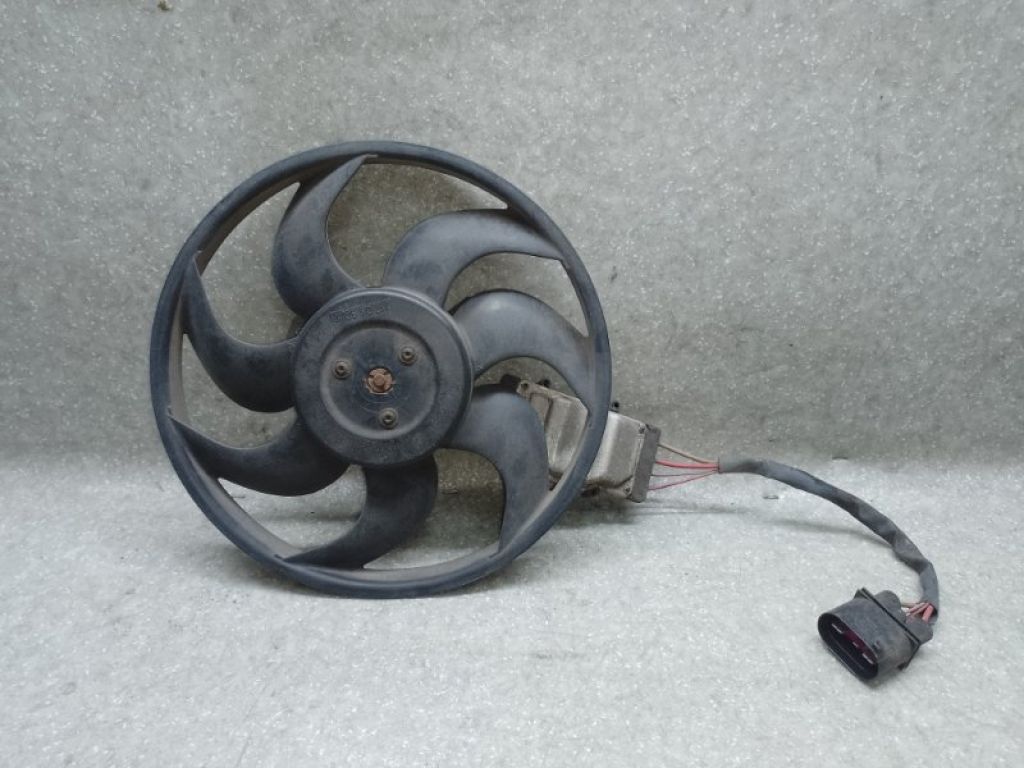 7L0959455C | Диффузор вентилятора основного радиатора лев. AUDI Q7 05-15