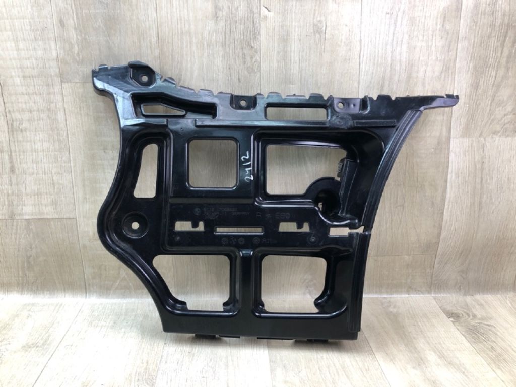 51 12 7 058 520 | Кронштейн заднього бампера прав. BMW 3 SERIES (E90-E93) 2005–2014