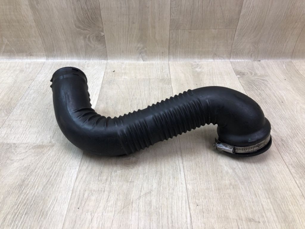13 71 9 806 688 | Патрубок интеркулера MINI COUNTRYMAN R60 10-16