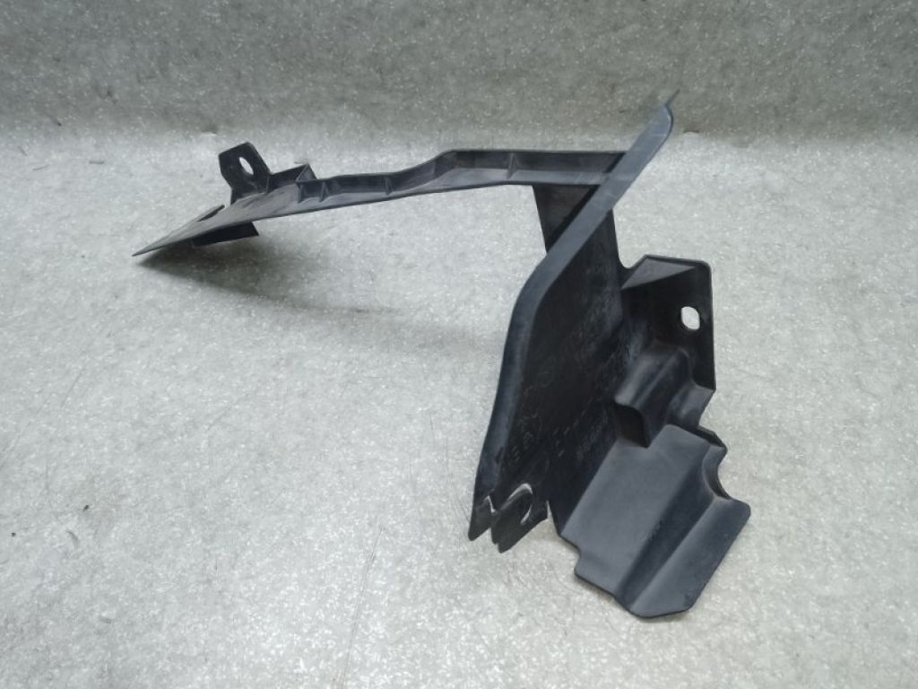 EH44-56-253B | Дефлектор радіатора лів. MAZDA CX-7 06-12