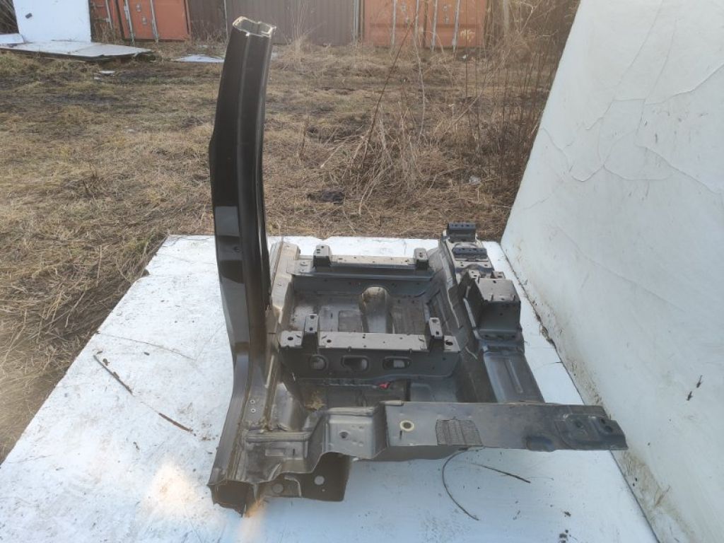 Центральна стійка кузова лів. LAND ROVER DISCOVERY Sport 15-19 - Фото 2