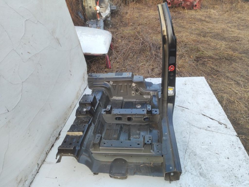 Центральна стійка кузова лів. LAND ROVER DISCOVERY Sport 15-19 - Фото 3