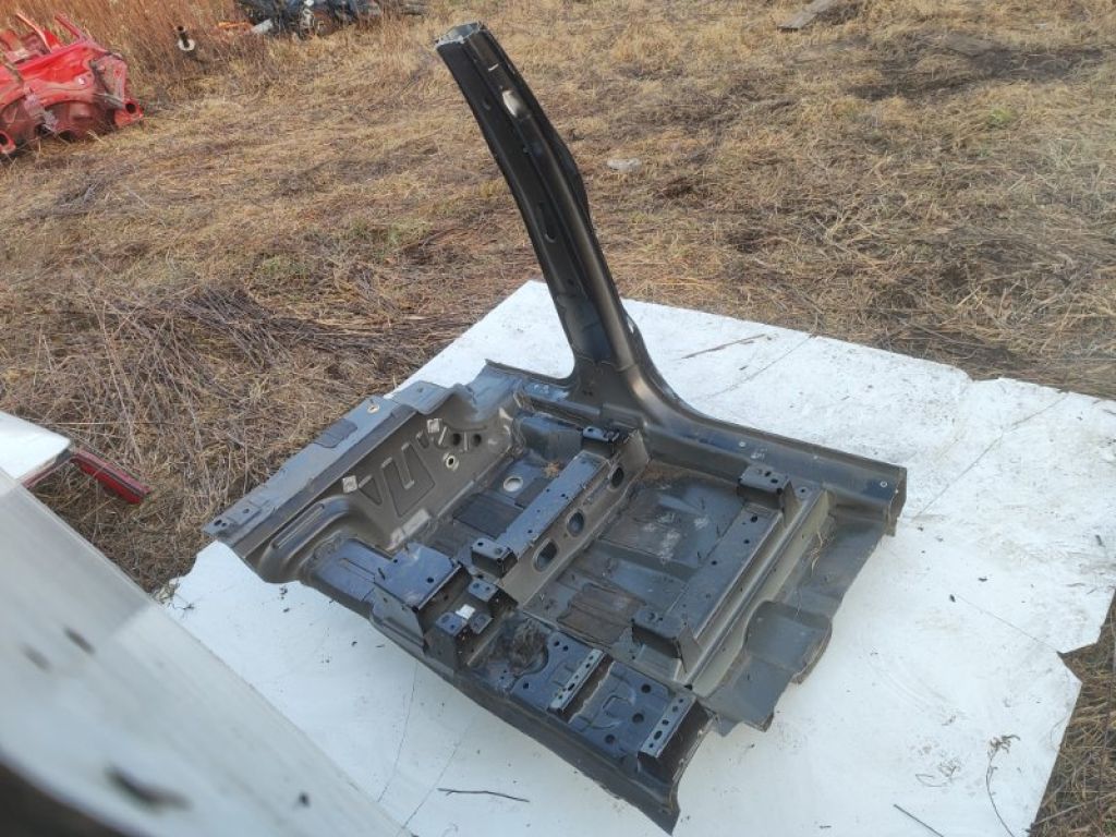 Центральна стійка кузова лів. LAND ROVER DISCOVERY Sport 15-19 - Фото 4