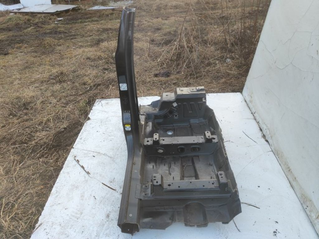 Центральна стійка кузова прав. LAND ROVER DISCOVERY Sport 15-19 - Фото 2