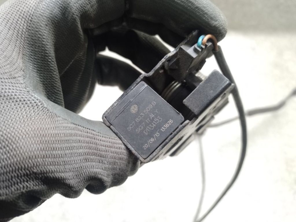 5U0823509A | Замок капота VOLKSWAGEN PASSAT B7 11-15 - Фото 6