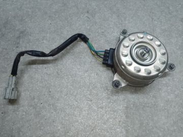 мотор вентилятора охолодження лів. NISSAN X-TRAIL/ROGUE T32 13-20