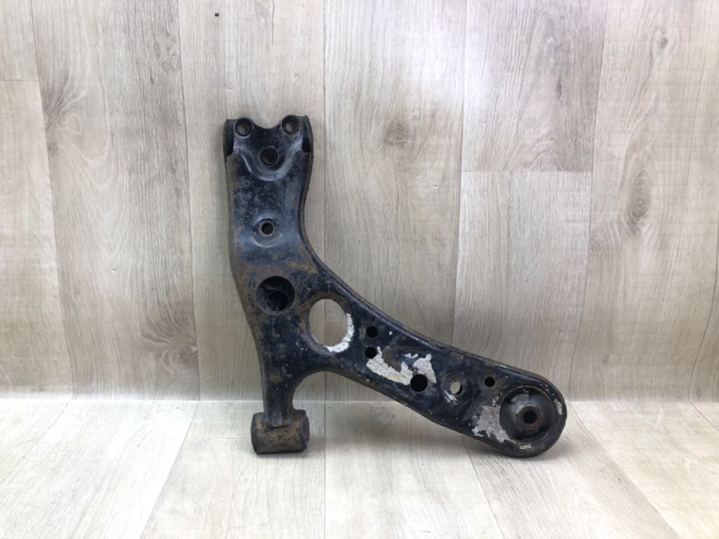 48069-47050 | Рычаг передней подвески нижний лев. TOYOTA PRIUS - 30 09-17 - Фото 2